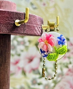 Embroidery Workshop on making 3D flower key chains.